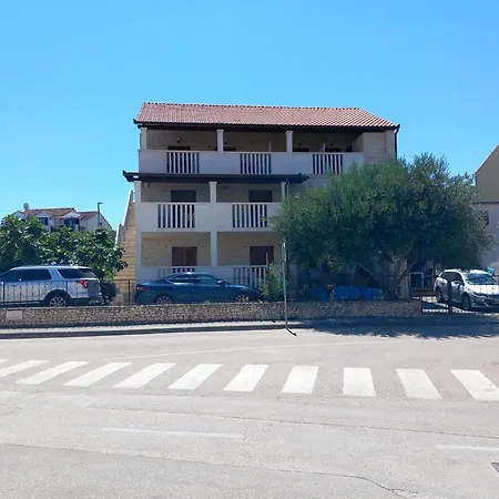 With A Parking Space Supetar, Brac - 21110 شقة سوبيتار